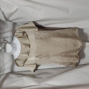 Banana Republic.Cream Crinkle Look; Ruffled Collar; Short Sleeves  Size S. EUC